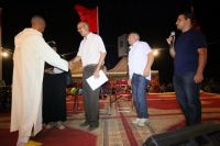 رئيس جماعة مجاط يسلم شهادة تقديرية لرئيس جمعية أمل مجاط