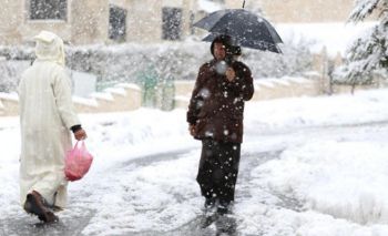 مديرية الأرصاد الجوية تتوقع هطول زخات رعدية وتساقطات ثلجية بعدة مناطق غدا الخميس