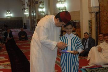 عامل إقليم إفران يشرف على توزيع الجوائز على الفائزين في مسابقة تجويد القرآن الكريم
