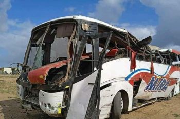 مصرع شخصين وإصابة 30 آخرين في حادث انقلاب حافلة نقل مسافرين بمدخل القنيطرة