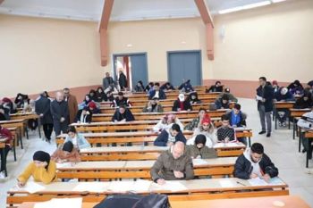 بالصور : طلبة جامعة مولاي إسماعيل بمكناس يجتازون امتحانات الدورة الخريفية