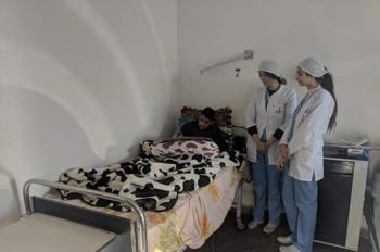 بالصور : تلميذ يجتاز امتحان الموحد المحلي داخل مستشفى محمد الخامس بمكناس لهذا السبب