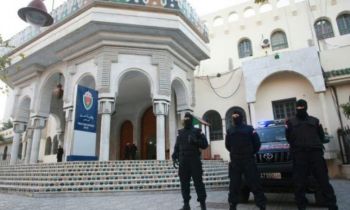 الفرقة الجهوية بفاس تطيح بشبكة متخصصة في سرقة محجوزات المحجز البلدي وتعتقل 17 شخصا