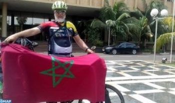 دراج مغربي يسافر من مكناس الى مكة المكرمة على متن دراجة هوائية