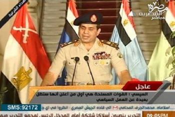 الجيش المصري ينقلب على محمد مرسي، والأخير يعلن تمسكه بمنصبه