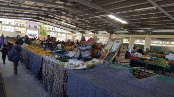 ساكنة سيدي بوزكري توضع فوضى الباعة الجائلين وتستقبل افتتاح سوق شعبي نموذجي (صور)