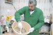 صاحب قناة الحقيقة الهاشمي يحول زنزانته إلى عيادة