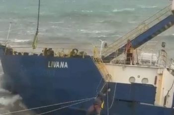 بالصور...جنوح سفينة تجارية قادمة من الأوروغواي يختبر قدرات المغرب في حالة الطوارئ