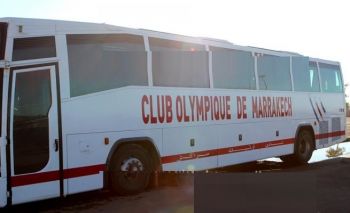 حافلة أولمبيك مراكش لكرة القدم لاتزال عالقة بمكناس منذ أزيد من سنة  