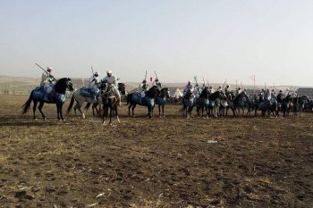 عين كرمة تحتفل بمهرجان الفروسية التقليدية