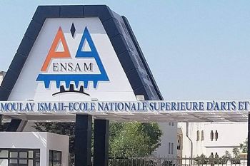 فرع نقابة موظفي التعليم العالي بمكناس يحتج على مدير المدرسة الوطنية العليا للفنون والمهن