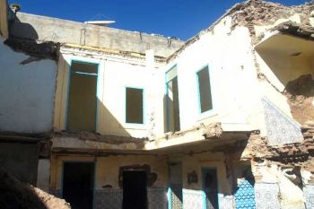 سكان المدينة العتيقة بمكناس مهددون بالموت تحت أنقاض دورهم الآيلة للسقوط