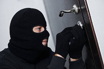 فرقة مكافحة العصابات بولاية أمن مكناس تضع حدا لنشاط عصابة سرقة المنازل