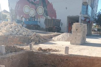 هل تخلى عنه حرسه من الجن ؟ هدم ضريح سيدي بوخبزة الذي يتوسط رصيف شارع بمكناس