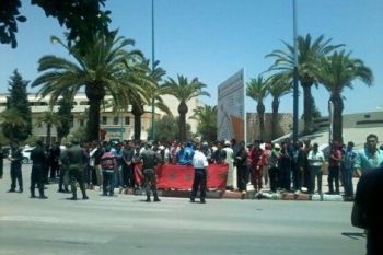 سكان جماعة المغاصيين ضواحي مكناس يخرجون في مسيرة احتجاجية 