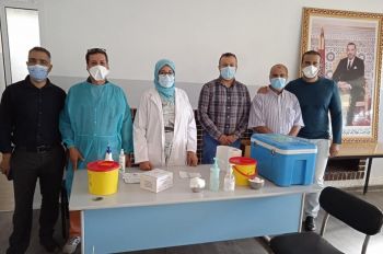 مهنيوا الصحة بمكناس يتلقون التطعيم الثالت ضد فيروس كورونا (صور)