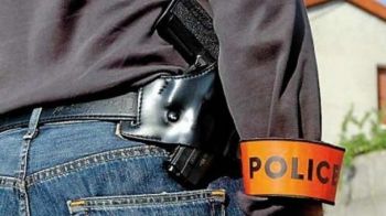 ضابط أمن بمكناس يوجه رصاص مسدسه لساق جانح أثار الرعب في ساكنة حي كاميليا