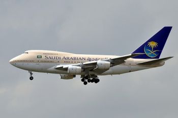 شركة الطيران السعودية تعفي المسافرين من أداء مقابل عن نقل 10 لترات من ماء زمزم