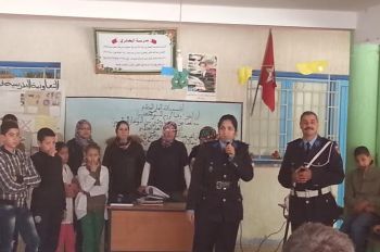 خلية الأمن المدرسي تنظم حملة تحسيسية بمدرسة البحتري الابتدائية بحي سيدي بابا