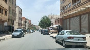 مطالب بالتدخل للحد من خطورة مقطع طرقي بالقرب من عمارات الشرطة بالحي الجامعي