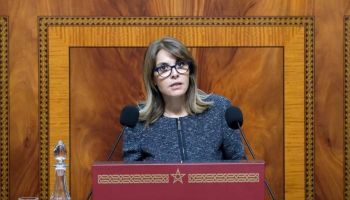 بعد تهريب أكبر التظاهرات الثقافية منها وتقزيمها..فاطمة خير تسائل وزير الثقافة عن مكناس