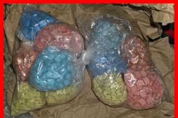 بتنسيق مع الديستي.. أمن مكناس يحبط محاولة جديدة لإغراق المدينة بحبوب الهلوسة