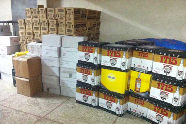 جمارك مكناس تحجز شاحنة محملة بالمئات من قنينات الويسكي المهربة