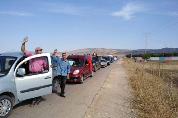 الطريق الرابطة بين مكناس وسيدي سليمان تخرج ساكنة عين الجمعة للاحتجاج