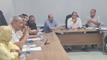 على بعد بضعة أيام من اختتام موسم التبوريدة وأحيدوس.. مواطن ينفجر غضبا في دورة عين جمعة احتجاجا على عزلة قريته ومعاناة التلاميذ