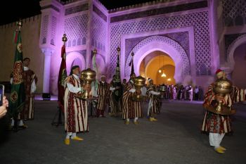 حفل افتتاح مهيب لمهرجان عيساوة الدولي يرسخ مكانة مكناس كعاصمة للفن العيساوي