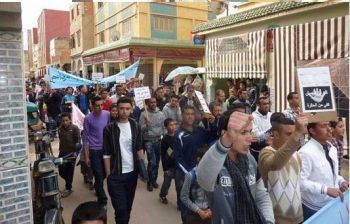 ساكنة حي سيدي بابا بمكناس ينظمون مسيرة إحتجاجية ضد إغتصاب الأطفال