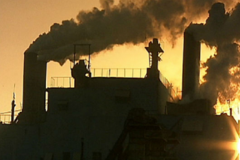 ساكنة مكناس تعاني من ارتفاع درجة تلوث الهواء بسبب أدخنة المصانع 
