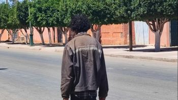 الانتشار المتزايد للمختلين عقليا بشوارع مكناس يثير قلق الساكنة وسط مطالب بتدخل عاجل للجهات المعنية