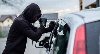 مكناس.. توقيف ثلاثة مشتبه فيهم في قضايا سرقة من داخل السيارات بعد عمليات أمنية متفرقة