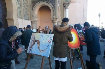 تنظيم مسابقة للفن التشكيلي بعنوان 'التعايش في خدمة السلام' بفضاء بباب منصور بمكناس