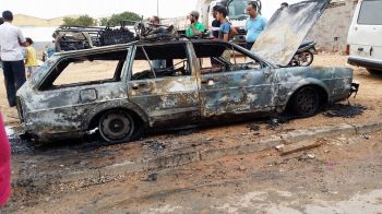 حريق يحول سيارة الى رماد بالسوق الأسبوعي بمكناس