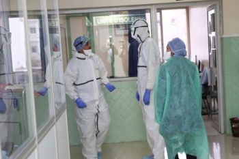 فيروس كورونا يواصل زحفه وسط الاطر الطبية والتمريضية بمكناس ويصيب المسؤول الأول عن مختبر التحاليل