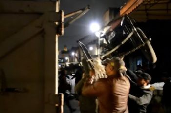 بالصور : السلطات تخلي أسواق المدينة العتيقة بمكناس من الباعة الجائلين
