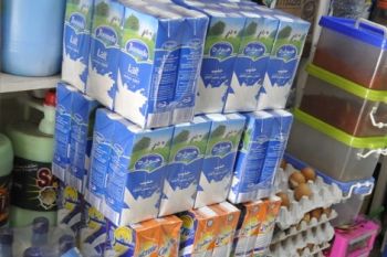 هذه أسباب ندرة الحليب في متاجر مدينة مكناس