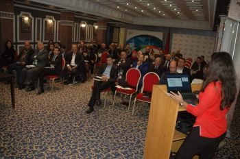غرفة التجارة والصناعة والخدمات لجهة فاس مكناس تنظم لقاء حول برنامج