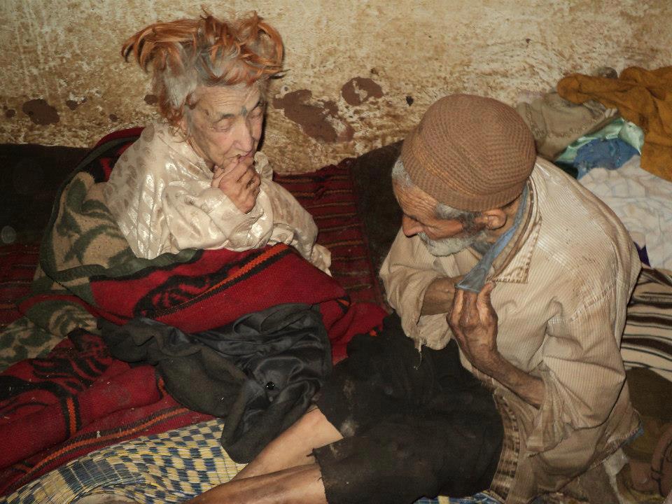 الإهمال ينهش أجسام عجوزين وابنهما بقرية كروشن بإقليم خنيفرة (صور)
