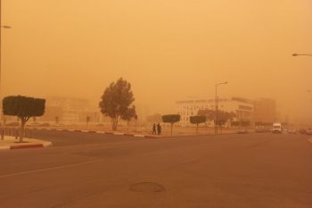 نشرة إنذارية.. توقع رياح قوية مع عاصفة رملية وتطاير الغبار بهذه المناطق