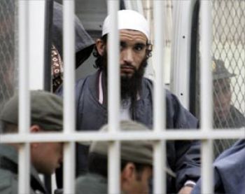 معتقل سلفي يحتضر ويطالب بفتح تحقيق لما تعرض له من هتك عرض وتعذيب بسجن مكناس