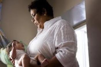 أمهات عازبات يخلفن 341 ألف رضيع