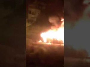 جمهور الوداد البيضاوي يحرق حافلة في الحسيمة