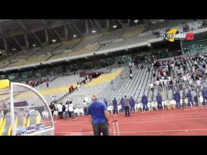اشتباكات و تراشق بالزجاجات بين جماهير الزمالك و الوداد في برج العرب