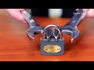اذا اضعت المفاتيح اليك ابسط واسهل طريقة لكسر اي قفل !
