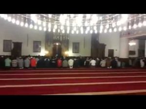 إمام يحطم الرقم القياسي بأسرع تراويح في العالم 2015