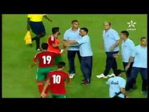 أمن تونس ينهال بضرب لاعبي منخب المغربي الاولمبي