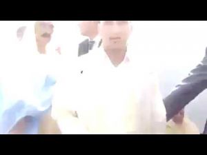 بوجدور: فيديو يوضح كيف تم طرد الإمام أثناء صلاة عيد الفطر لكثرة أخطائه